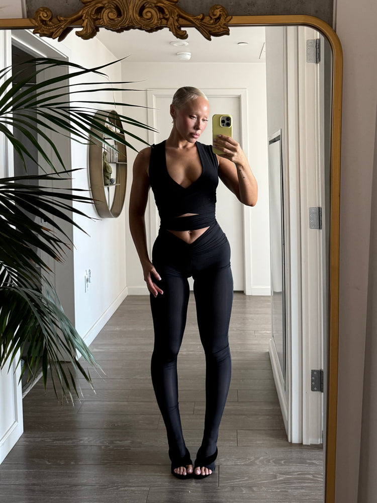 ROLLED SHOULDER BRALETTE // VERY BLACK