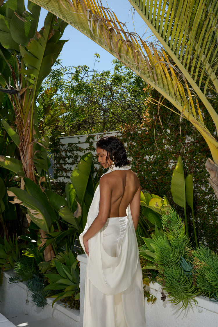SARONG // MILKY PEARL