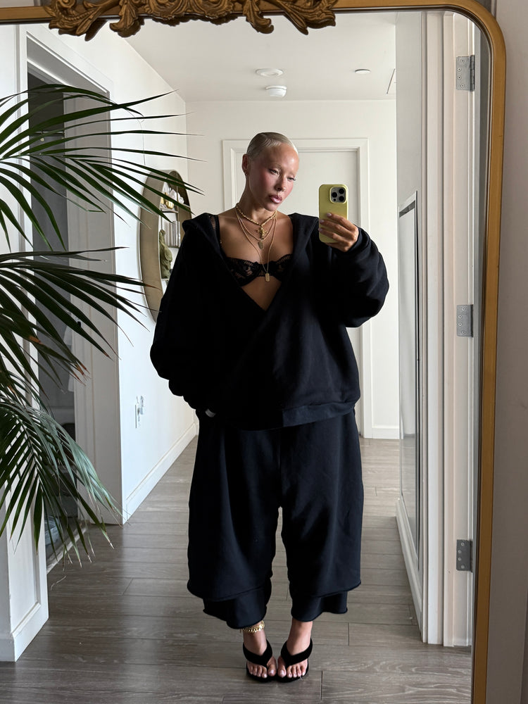OVERSIZED CLOUD HOODIE // VERY BLACK