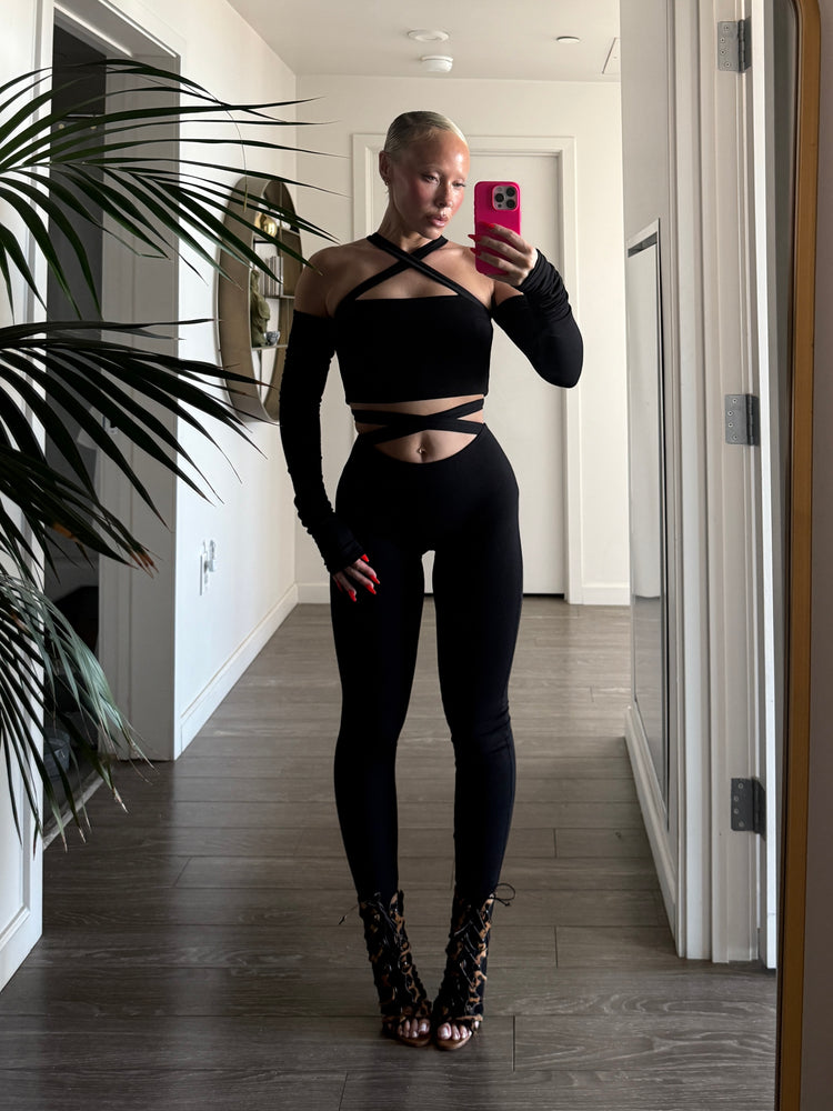 '91 CRISS CROSS LEGGING // MAGNETIC